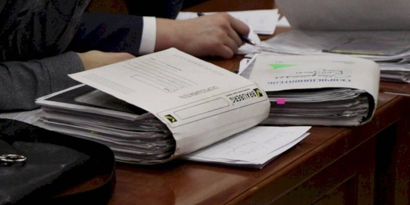 Тараз әкімдігінің қызметкерлері тәркіленген коммерциялық жылжымайтын мүлікті заңсыз шығарып алған.
