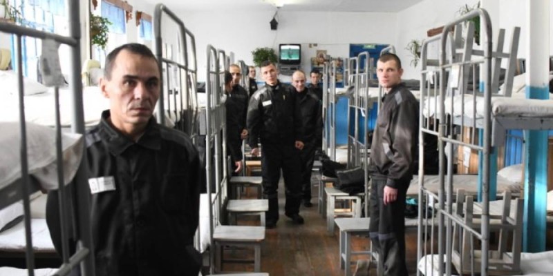 Түрмелер толып кетті. Қазақстан сотталғандарды қайда жіберерін білмей жатыр.