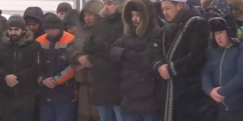 Астанада өрттен қаза болған бес баланы жерледі.