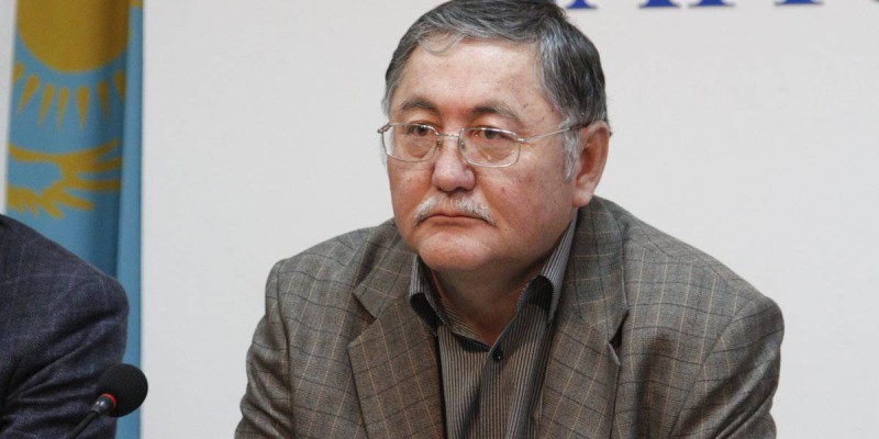 Полиция күшпен ұстап әкеткен Рысбек Сәрсенбайұлы жан сақтауға бөліміне түсті.