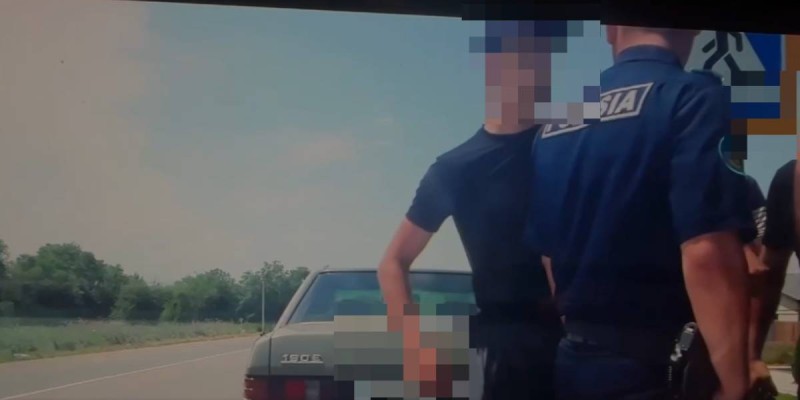 Алматы облысында тәртіп сақшысына шабуыл жасаған ер адам ұсталды.