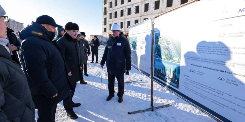 Олжас Бектенов Қосшының бас жоспарымен және көпсалалы жаңа аурухананың құрылысымен танысты.