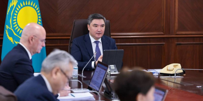  Олжас Бектенов жол құрылысы бойынша жобалардың қымбаттап кетуіне жол бермеу қажеттігін айтты.