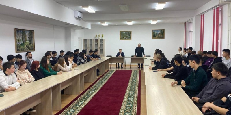 Жастарға діни экстремизм мен терроризмге қарсы іс-қимыл мәселелері түсіндірілді.