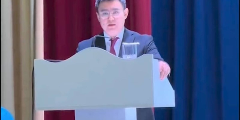 Жоқ үйдің кілтін тапсырған әкім кім?.