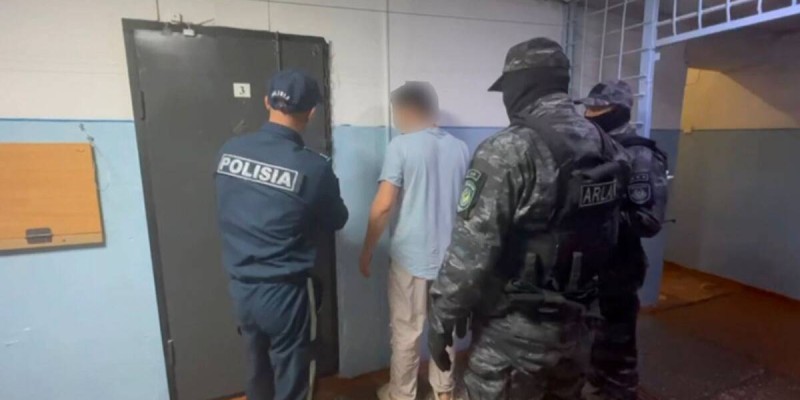 Діни алауыздық тудырды деген күдікті полиция қызметкеріне шабуыл жасады.