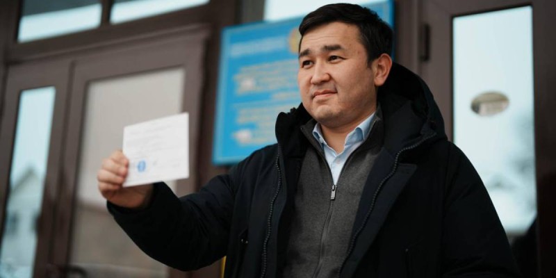 Тәуелсіз журналист Әсет Матаев мәжіліс депутаттығына кандидат болып тіркелді.