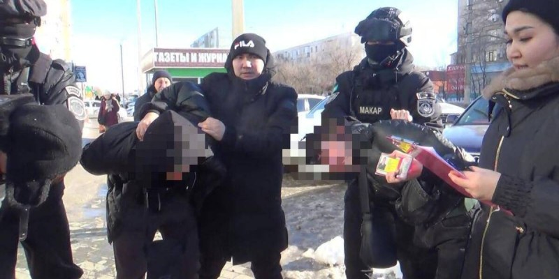 Ақтөбеде бопсалаумен айналысқан студенттер тобы ұсталды.