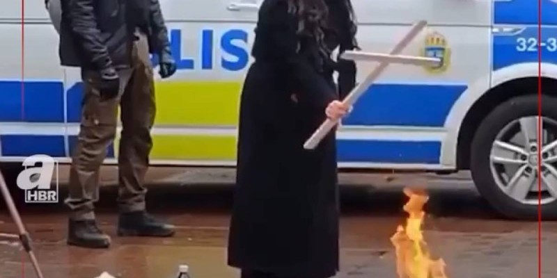 Стокгольмде тағы да Құран өртелді.