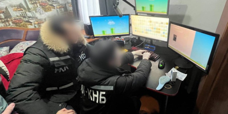 ҰҚК киберқылмыскерді ұстады.