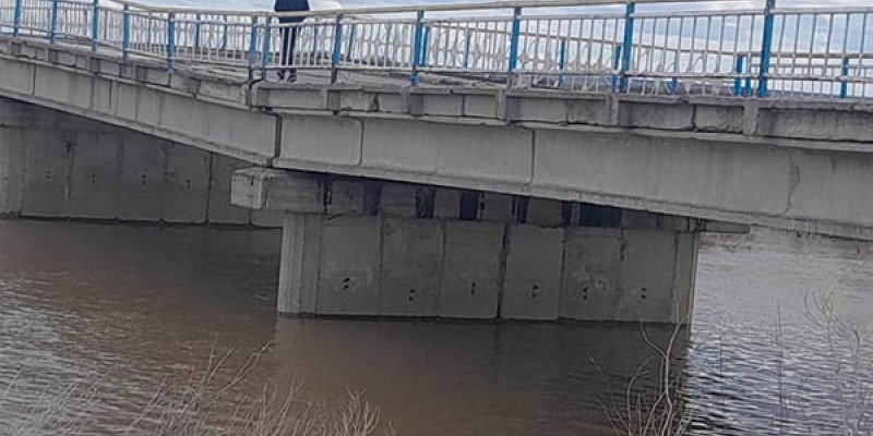 Қостанай облысында жол көпірі жарылып кетті.