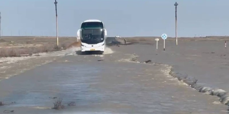 Құлсары қаласына кіретін жол жабылды.
