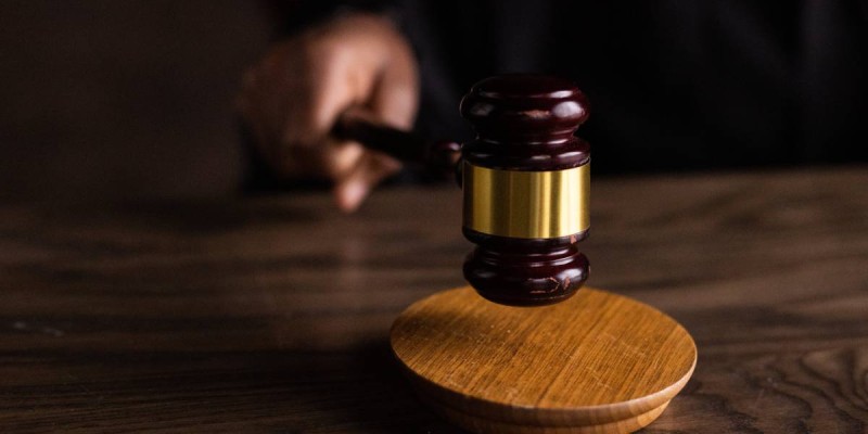 Алматы қаласы ТЖД Басқармасының бастығы жемқорлық үшін сотталды.