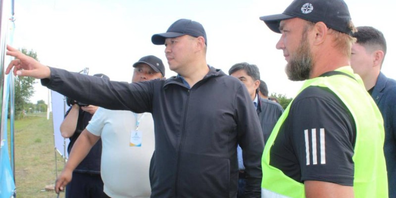 МИНИСТР ВОЗНЕСЕНКА АУЫЛЫНА ҚҰРЫЛЫС БАРЫСЫН ТЕКСЕРУГЕ КЕЛДІ.