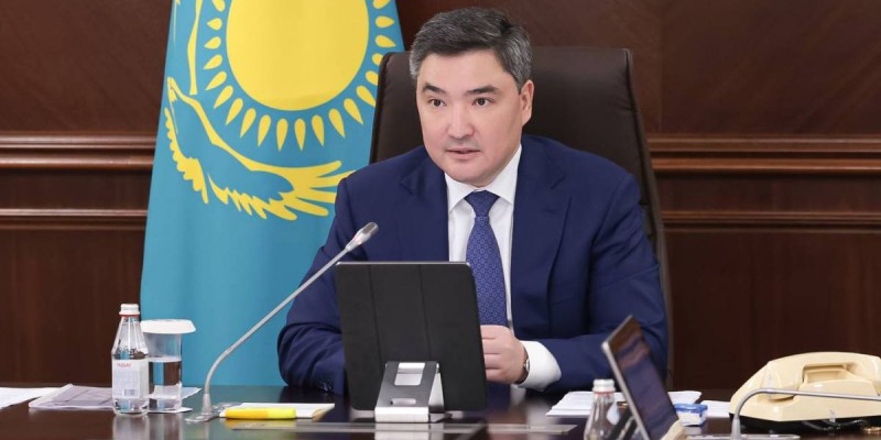 Олжас Бектенов жол құрылысы кезінде жемқорлық тәуекелдерін азайту жұмысын күшейтуді тапсырды  .