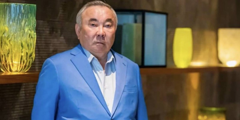 Қарасай әкімі Болат Назарбаевқа 42 гектар жерді заңсыз сатқан.