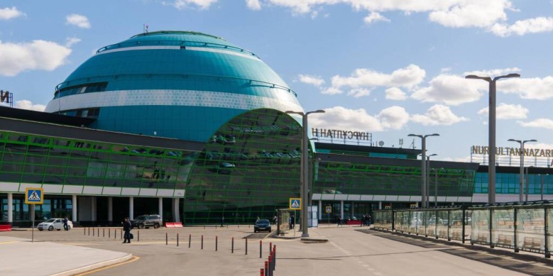 Назарбаев әуежайы авиаотынды түрлі бағада сатқан.