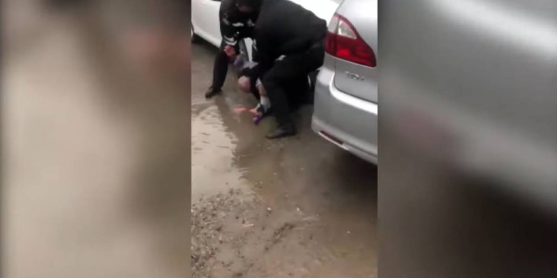 Блок бекетті бұзып өтпек болған мас жүргізушіге қылмыстық іс қозғалды (видео).