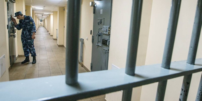 Адвокат үтік басқыш полицейлердің қатаң жазаланатынына күмәнданады.