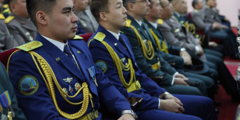 Тоқаев Отан қорғаушы күнімен құттықтады.