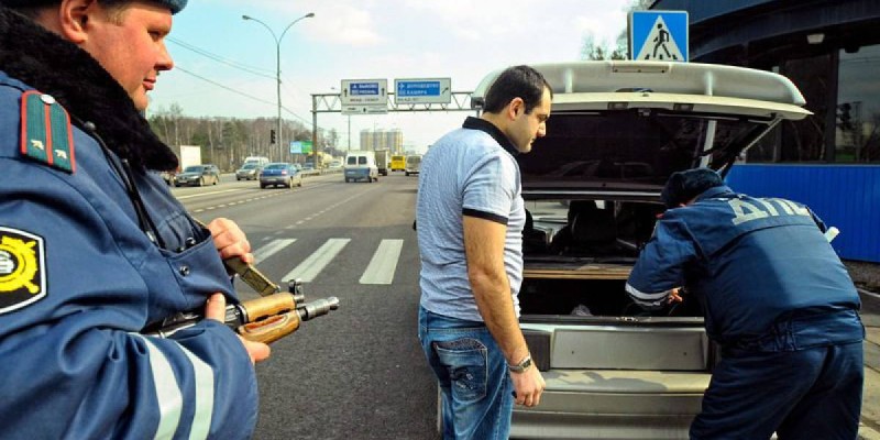 Ресей күштік құрылымдары Қазақстан автокөліктерін жаппай тоқтата бастады.