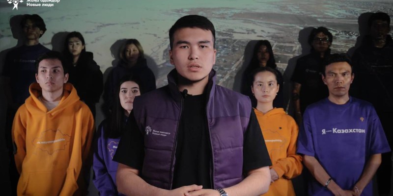 Жаңа Адамдар су тасқынынан зардап шеккендерге көмек көрсету үшін еріктілер орталықтарын ашады.