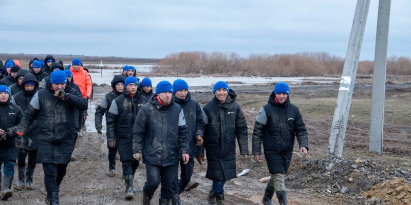 «Дала Қырандары» жастар қоғамдық бірлестігі Жібек Жолы ауылының тұрғындарына көмекке келді.