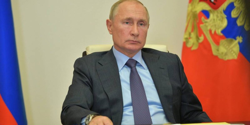 Ресей Донбастағы сепаратистік республикалардың тәуелсіздігін мойындап, әскер кіргізуге бұйрық берді.