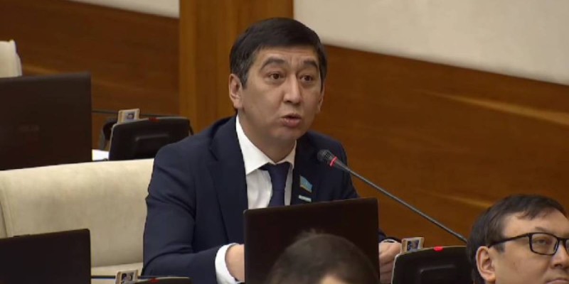 Ринат Заитов: Әділетті Қазақстанды құруды қашанға жоспарлап отырсыздар?.