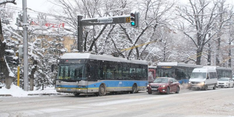Тоқаев Астанада Назарбаевтың ескерткішін ашты.