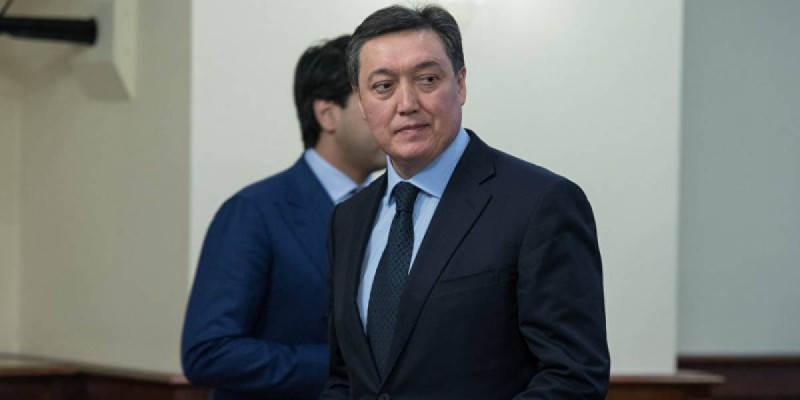 Асқар Мәмин отставкаға кету керек.