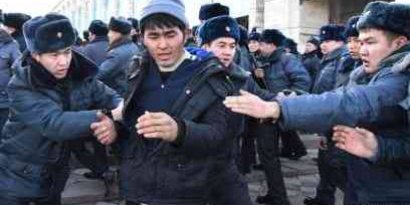 Митингіде ұсталған 21 адамға айыппұл салды.