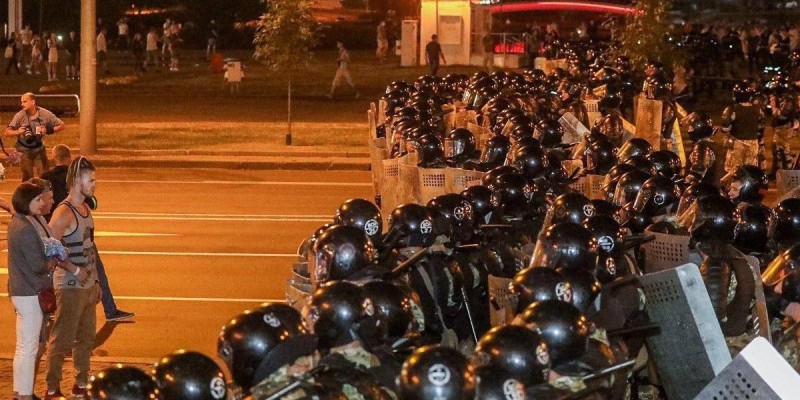 Белорусьте 5 мың адам ұсталып, 200 адам ауруханаға түскен.
