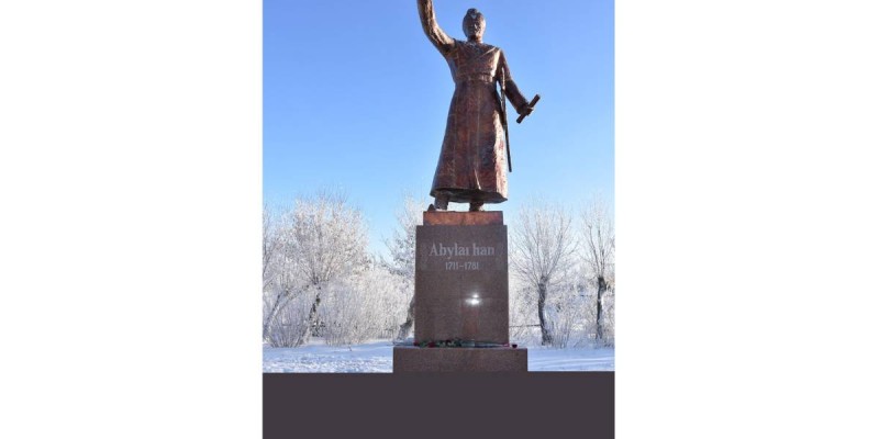 Ақмола облысында Абылай ханға ескертіш қойылды.