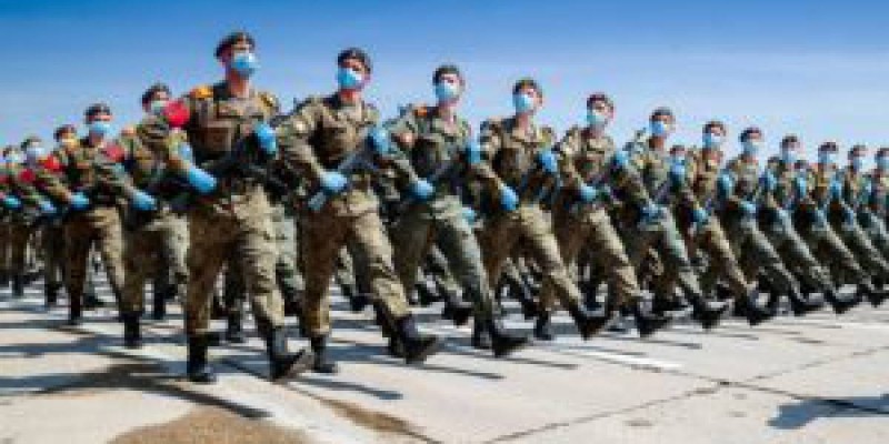 Қазақстан сарбаздары парадқа қатысуға Ресейге барды.