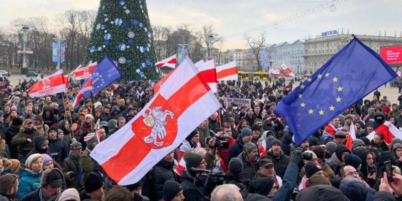 Белоруссияда Ресейге қосылуға қарсы митинг өтіп жатыр (видео).