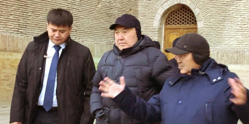 Назарбаев Түркістанға барып, құрылыс барысымен танысты.