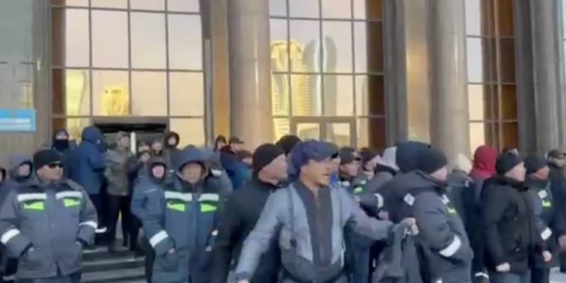 Жаңаөзендегі азаматтарды арандатпай, бейбіт келісімге келуге шақырамын.