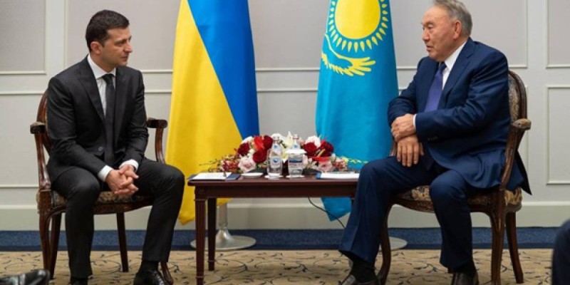 Назарбаев Зеленскиймен кездесті.