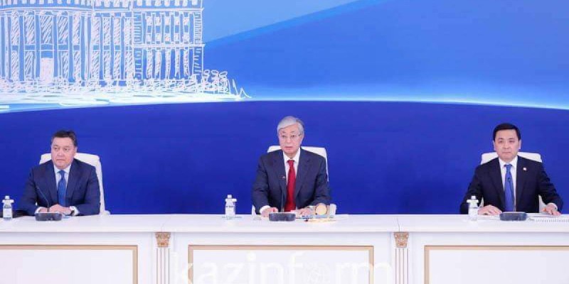 Тоқаев: Сөзіміз бен ісіміздің арасы жер мен көктей.