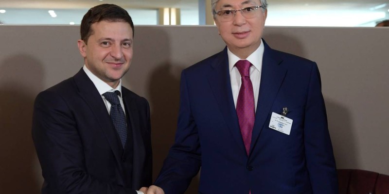 Тоқаев пен Зеленский бірін-бірі құттықтады.