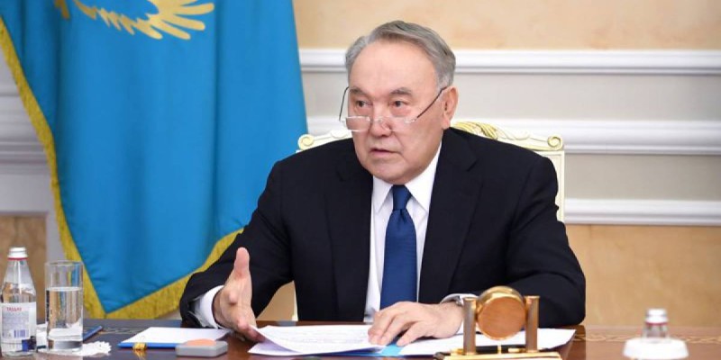 Елбасы туралы заңның конституциялық күшi жойылды.