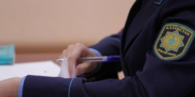 Прокурорға пара ұсынған казино қызметкері ұсталды.