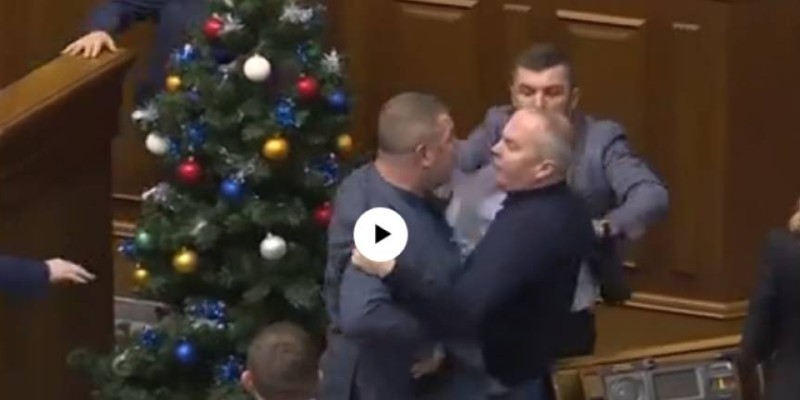 Депутаттардың төбелесі (видео).