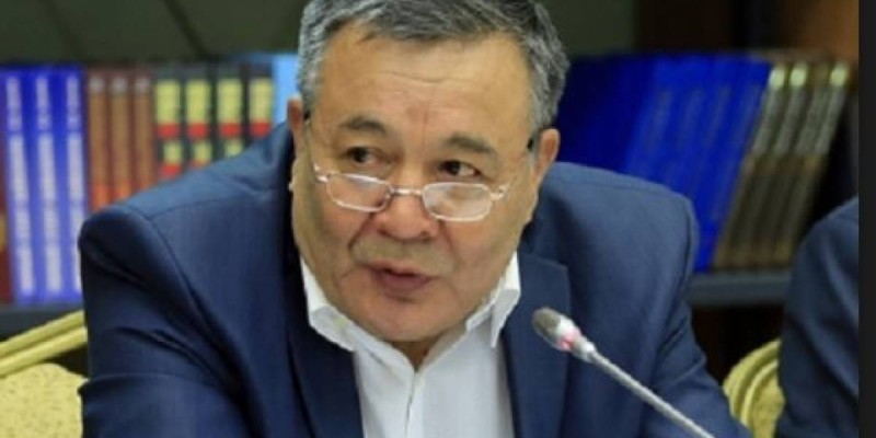Қазақ тілінің жолын байлап отырған — өзіміздің орыстанып кеткен қазақтар.