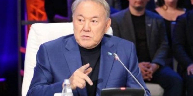 Нұрсұлтан Назарбаев: Қазақ тілінде «ь», «ъ» белгілері, «ч», «щ», «я» әріптері жоқ.