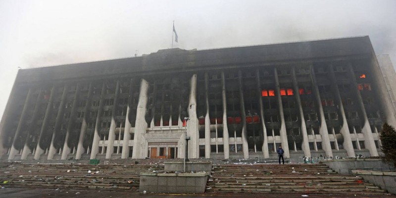 Қаңтар оқиғасы: Зардап шеккен полицейлер мен өрт сөндірушілер, дәрігерлерге өтемақы беріледі.