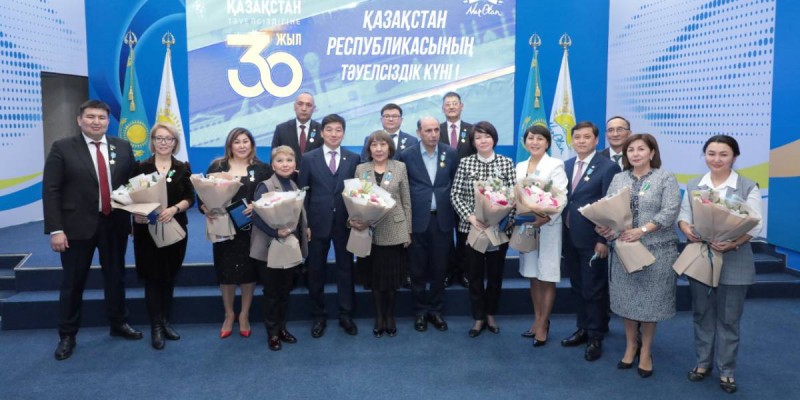 Nur Otan ардагерлері мен белсенділері мемлекеттік және партиялық наградалармен марапатталды.
