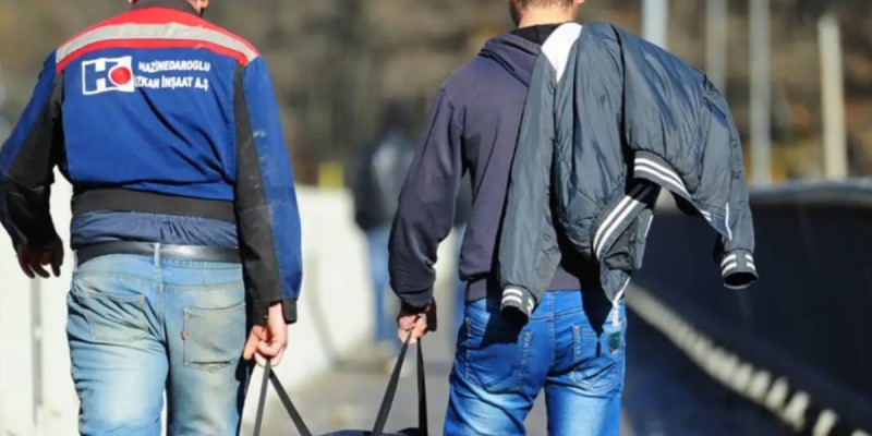 Қазақстандағы жалақы мөлшеріне көңілі толмаған жастар шетелге көшіп кетті.