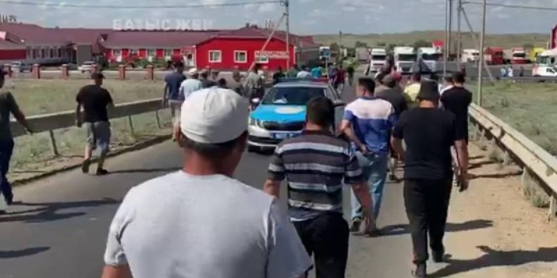 Жүргізушілер Қазақстанның шұрық-тесік жолын ақылы қылуға қарсы.